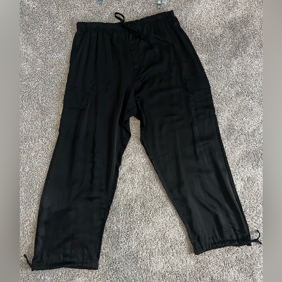 Black Flowy Oversized Cargo Pants - Picture 1 of 10